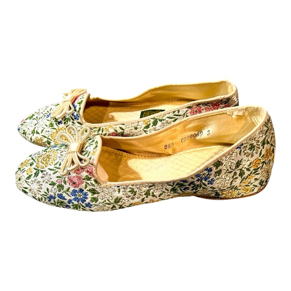 Vintage Shoes - Vintage Daniel Green Floral Tapestry Slippers Size B65
